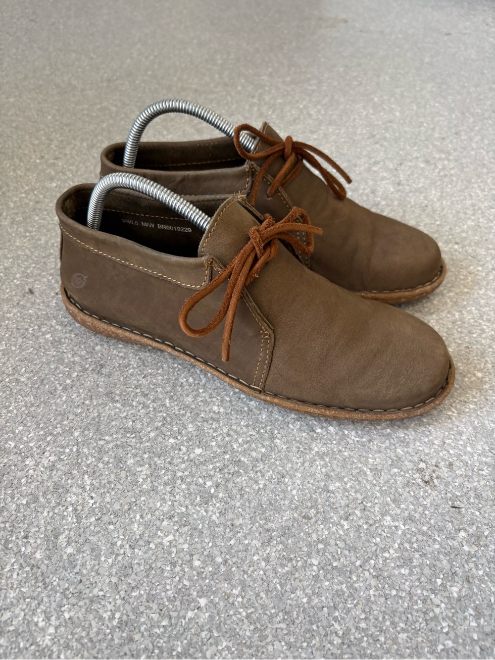 Born Nuala II women's chukka booties size 9